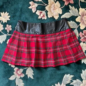 Forever 21, Red and black plaid mini skirt with side zipper
